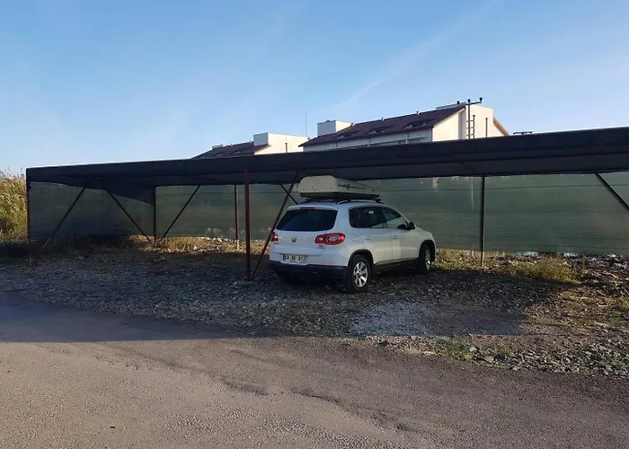 Calista Plaja Yakin Oezel Havuzlu Luex *