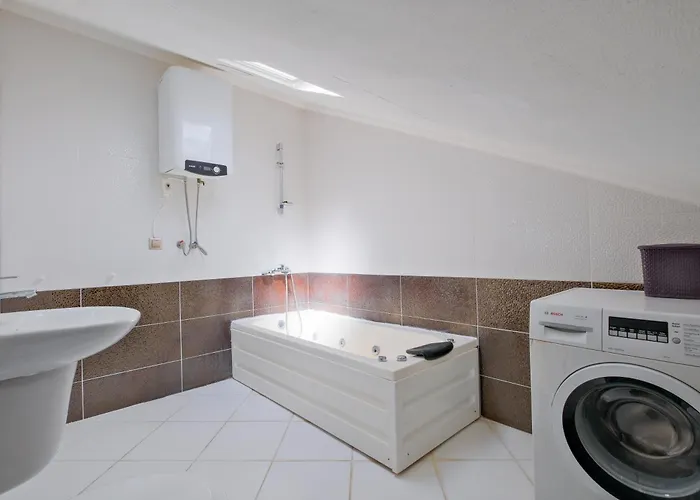 Calista Plaja Yakin Oezel Havuzlu Luex * Fethiye