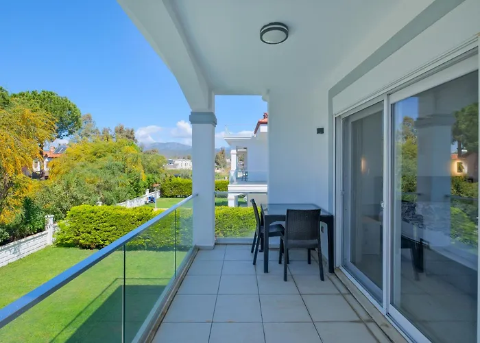 Calista Plaja Yakin Oezel Havuzlu Luex Villa *