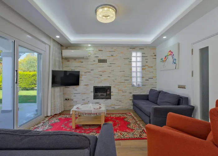 Villa Calista Plaja Yakin Oezel Havuzlu Luex *