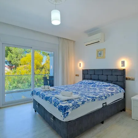 Calista Plaja Yakin Oezel Havuzlu Luex 别墅