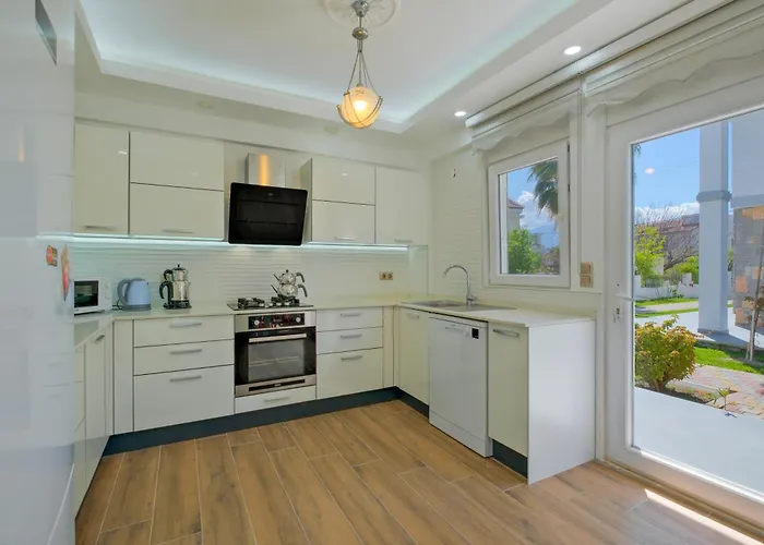 Villa Calista Plaja Yakin Oezel Havuzlu Luex Fethiye