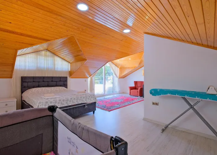 Villa Calista Plaja Yakin Oezel Havuzlu Luex *