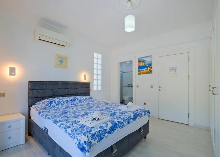 Villa Calista Plaja Yakin Oezel Havuzlu Luex Fethiye