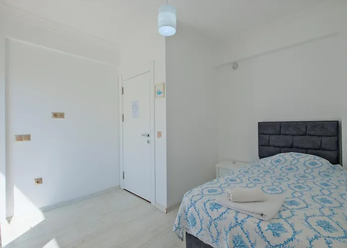 Calista Plaja Yakin Oezel Havuzlu Luex Fethiye