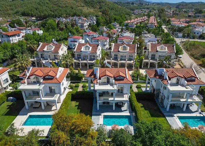 Calista Plaja Yakin Oezel Havuzlu Luex Vila *