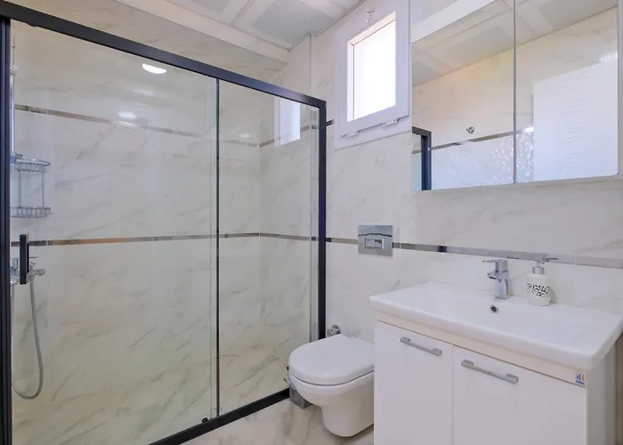 Villa Calista Plaja Yakin Oezel Havuzlu Luex *