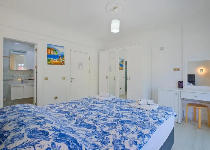 Villa Calista Plaja Yakin Oezel Havuzlu Luex Fethiye