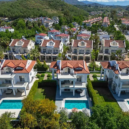 Calista Plaja Yakin Oezel Havuzlu Luex Willa *